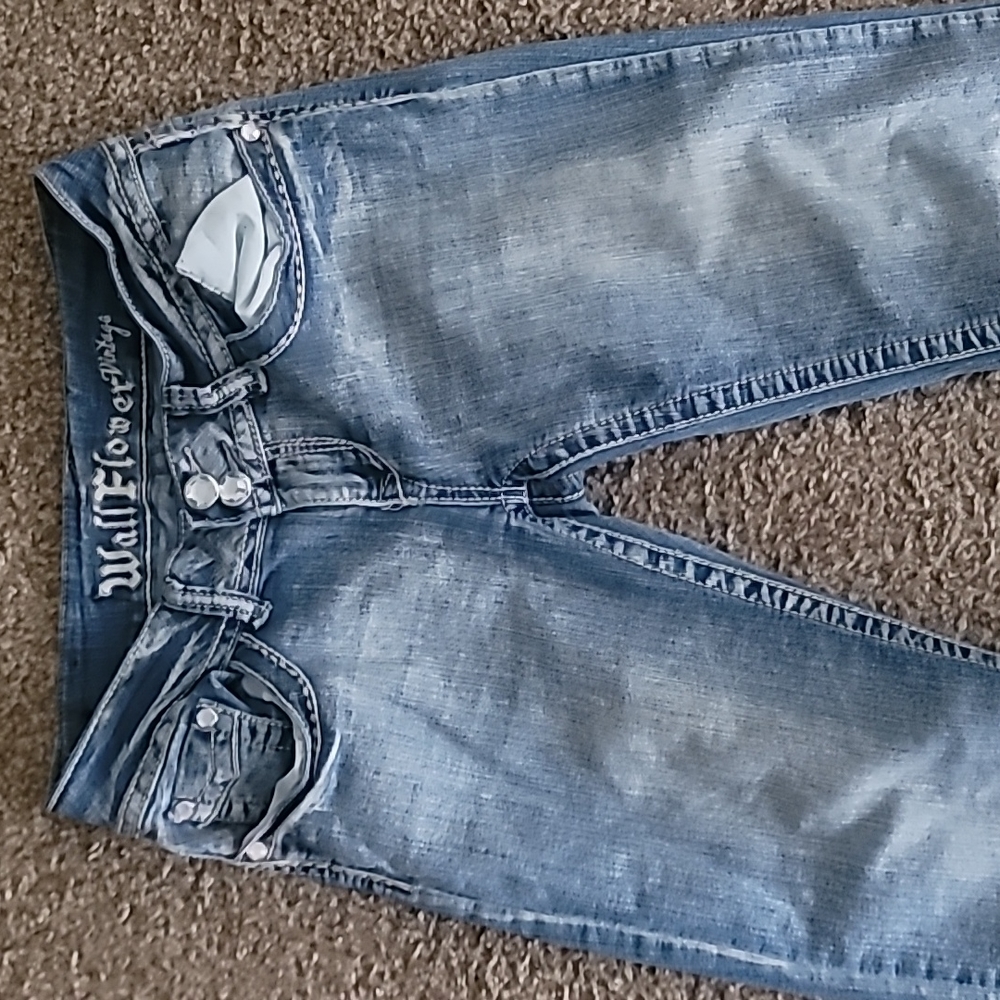 Womens wallflower jeans